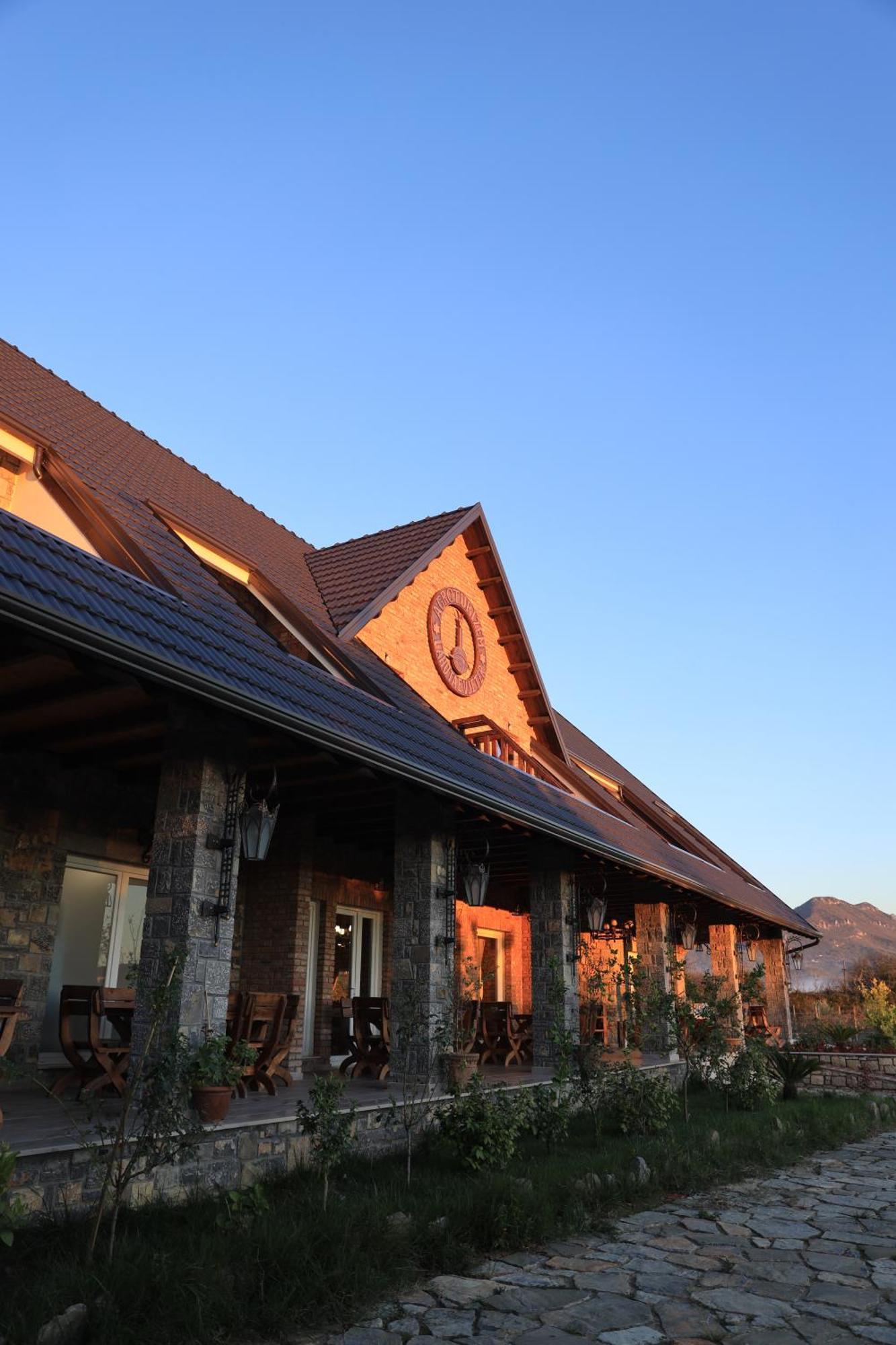 Lahuta E Vjeter Agroturizem Hotel Lac ภายนอก รูปภาพ