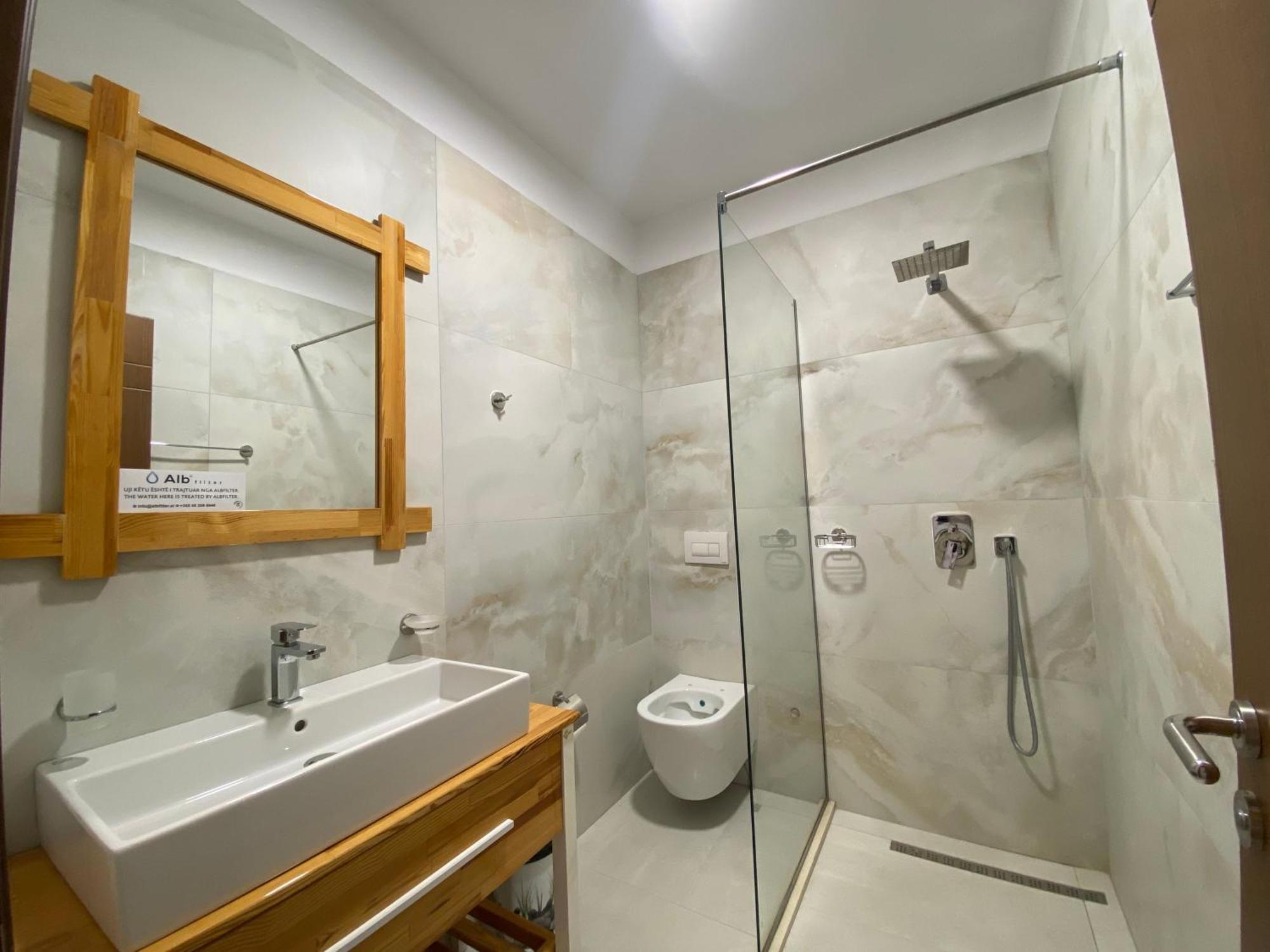 Lahuta E Vjeter Agroturizem Hotel Lac ภายนอก รูปภาพ